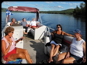 Croisière sur le lac Méruimticook donnée par M. Réginald et Mme Carmen Thériault, propriétaires du Bar Jerry